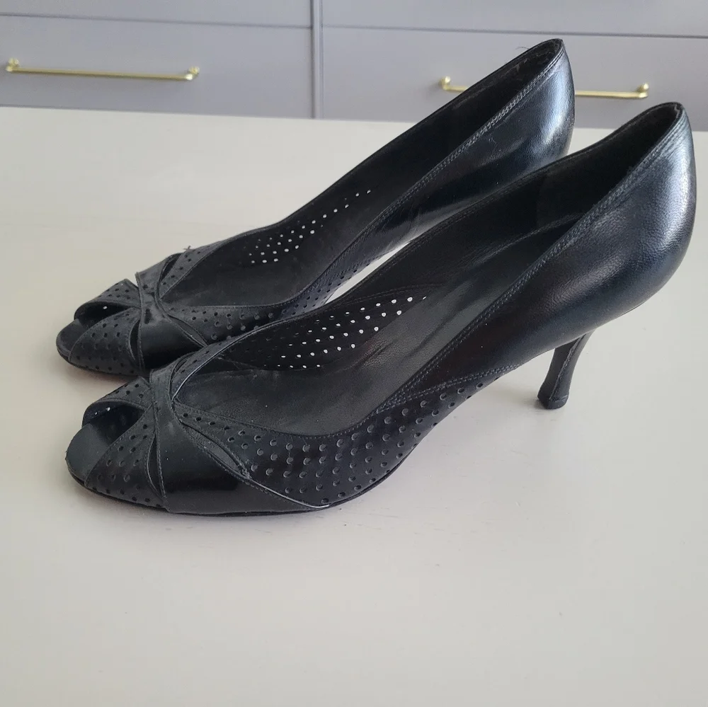 Stuart Weitzman Black Peep Toe Heels Women's Size 10 - Picture 2 of 11